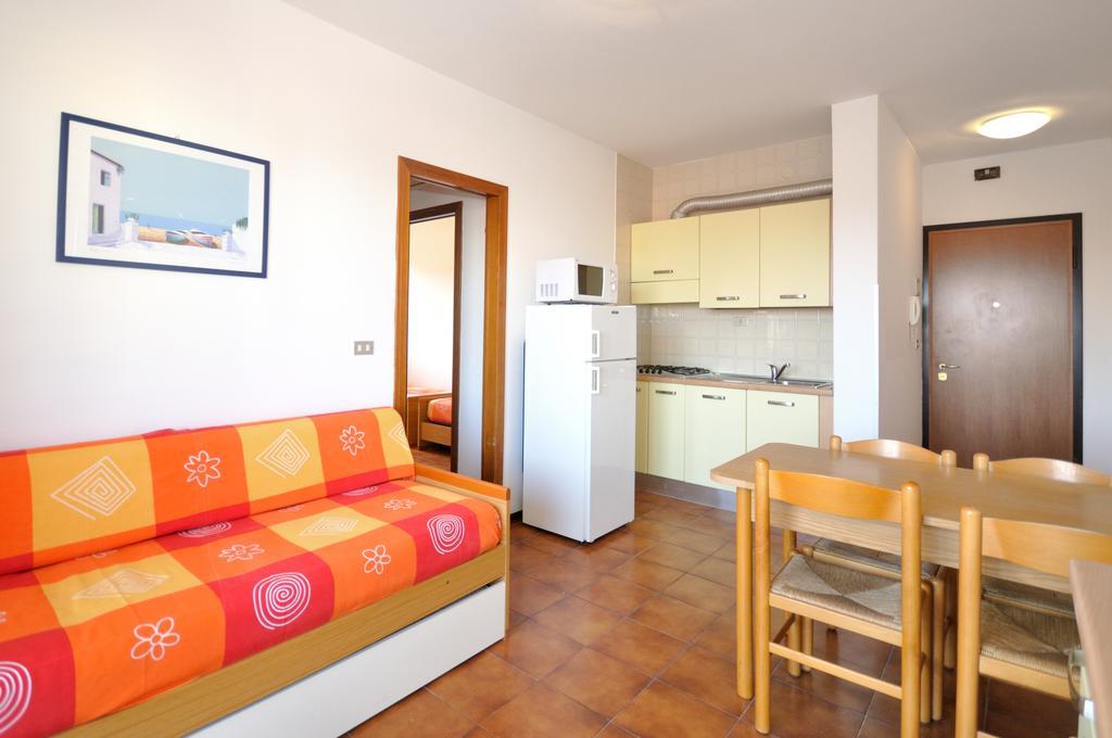 Condominio Tiepolo Bibione Exteriör bild